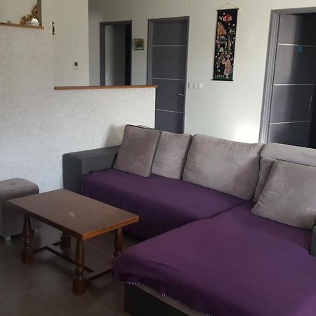 1 Chambre Privative Avec Bureau Et Cuisine Dans Maison 105 M2 Montfaucon Montfaucon  Esterno foto