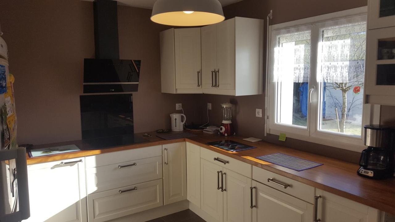 1 Chambre Privative Avec Bureau Et Cuisine Dans Maison 105 M2 Montfaucon Montfaucon  Esterno foto